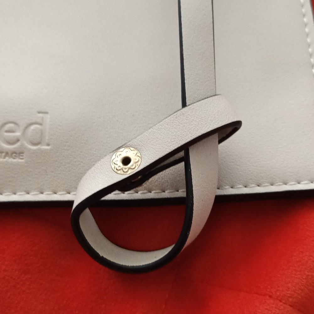 Seed Heritage PU leather clutch light white beige with wrist strap - Picture 3 of 4